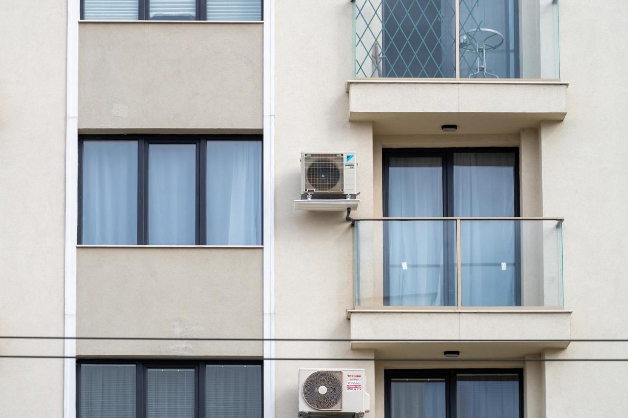 Sunny 1Bdr Apartment Near Center Sofia Exteriör bild